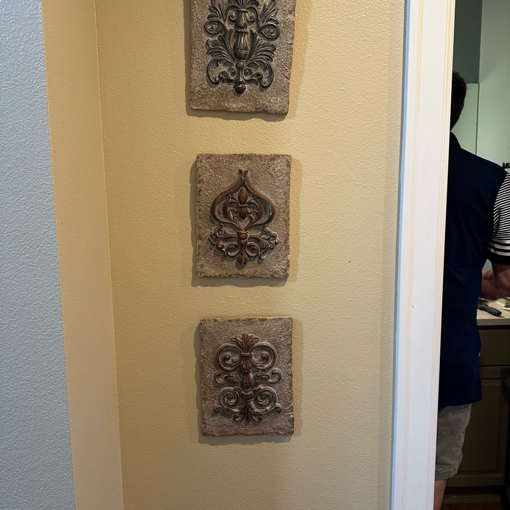 Southern Living At Home Ornate Wall Plaques in Brown and Gold